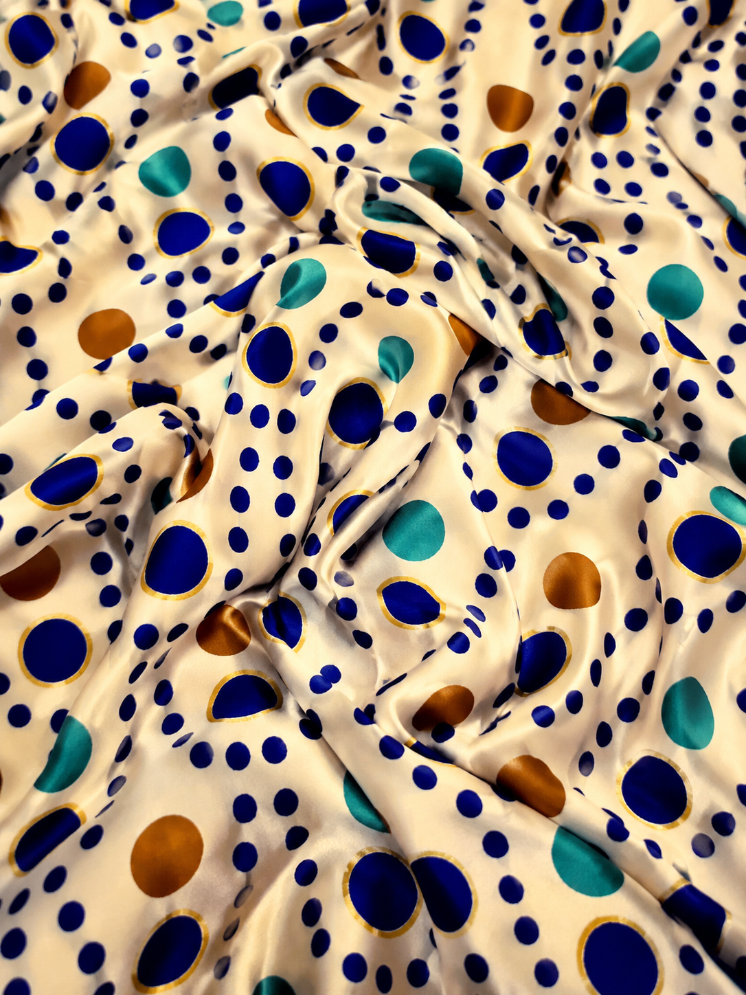 Meadow Dots — Printed Lawn 2-Piece Unstitched Suit